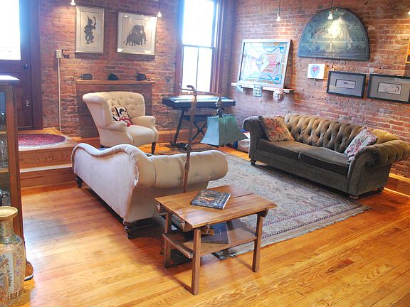 2nd image of 130 S Broadway Ave #210