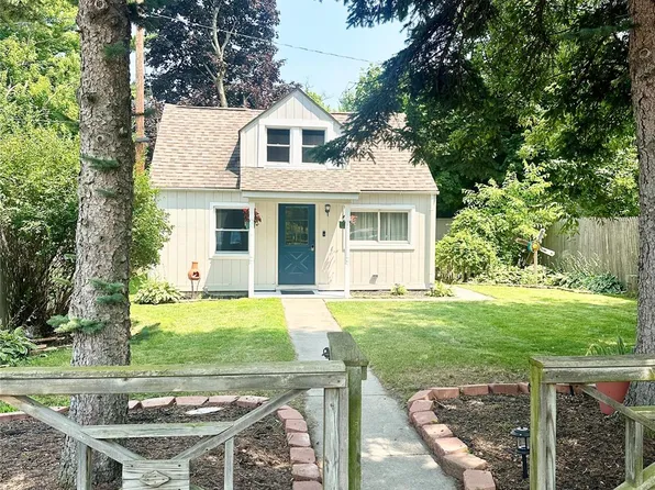 2728 18th Ave, Port Huron, MI 48060