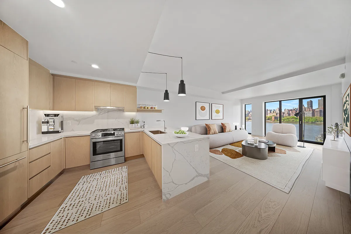 30-05 Vernon Blvd Unit 7E  