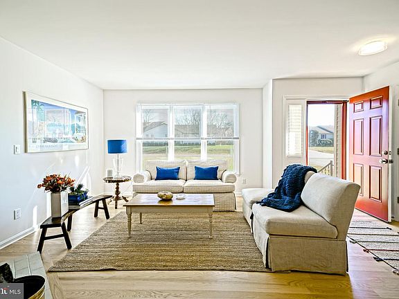4th image of 5 Bradford Ln