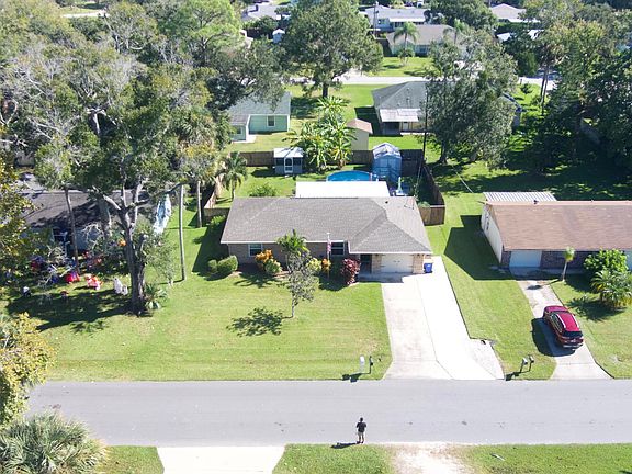 2nd image of 2311 Vista Palm Dr