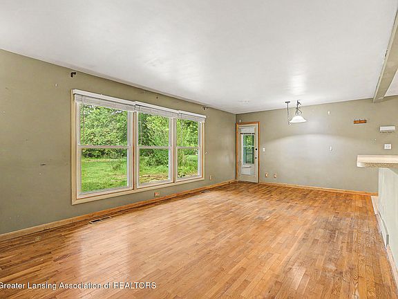 4th image of 4663 Ottawa Dr