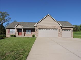 157 Rainbow Lake Dr, Villa Ridge, MO 63089