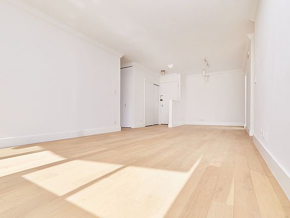 5th image of 220 E 65th St APT 12C