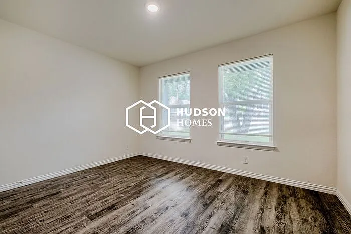 2430 Bermuda Dr — Photo 10
