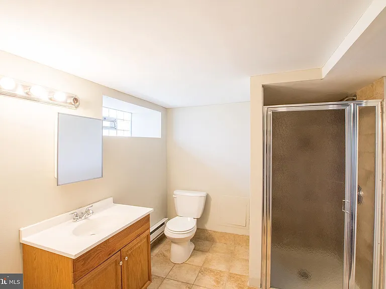 5750 N Lambert St — Photo 20