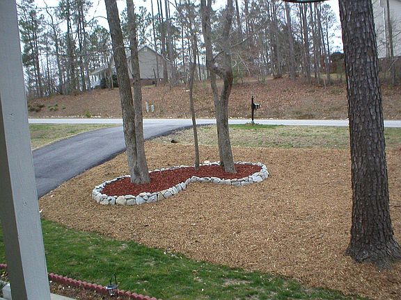  well landscaped yard