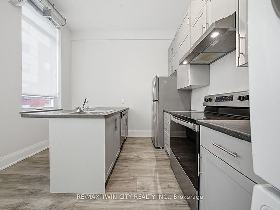 5th image of 11 Queen St #201
