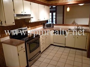 2nd image of 679 Parchment Ln