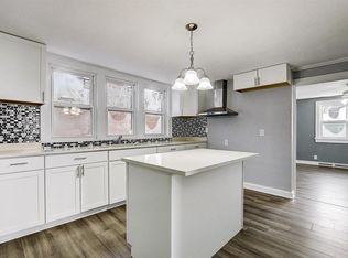 2422 W Mitchell St, Milwaukee, WI 53204