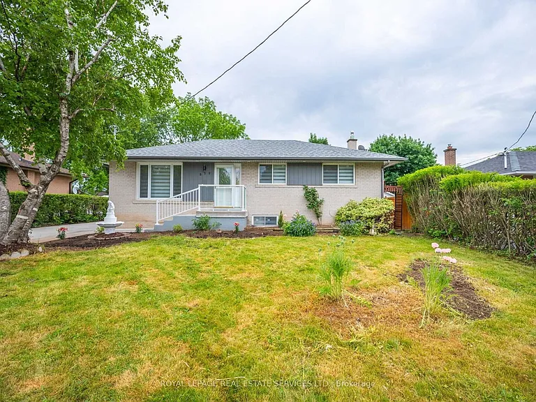 372 Highside Dr — Photo 3