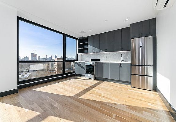3rd image of 1134 Fulton St APT 8Q