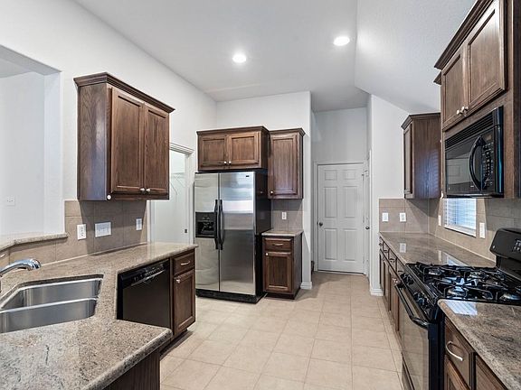 3rd image of 4327 Wellington Grove Ln