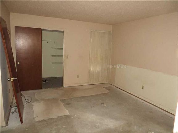 5th image of 211 Pinesong Dr