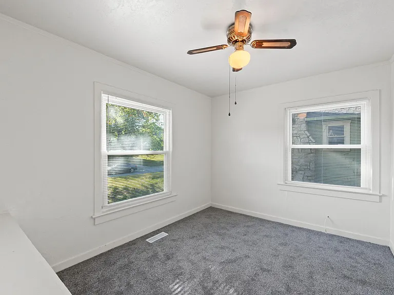 220 S Quebec Ave — Photo 13