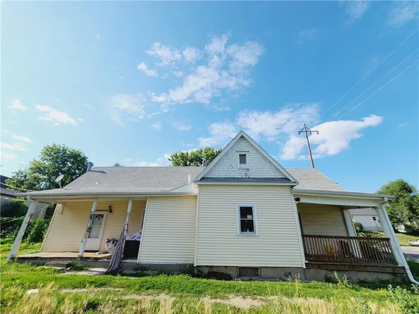 806 S 15th St, Saint Joseph, MO 64501
