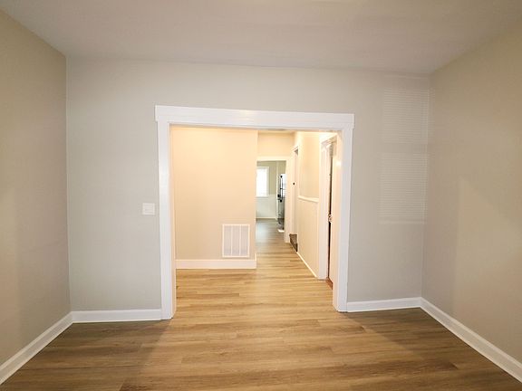 4th image of 29 E Main St