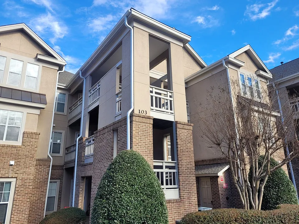 103 Pier 33 Dr #208