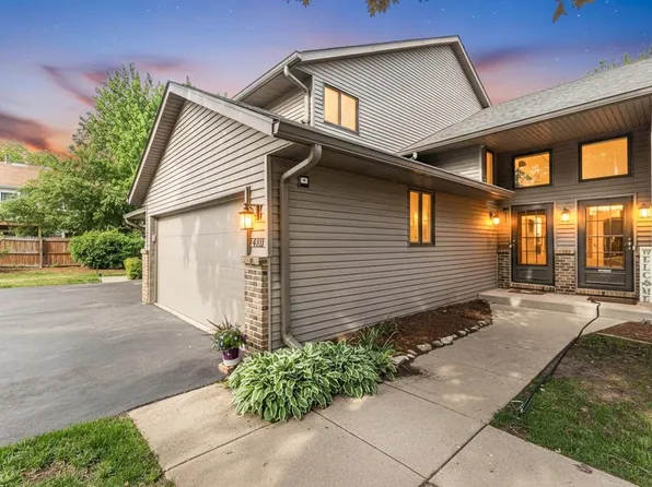 450 Berkshire Dr, Crystal Lake, IL 60014