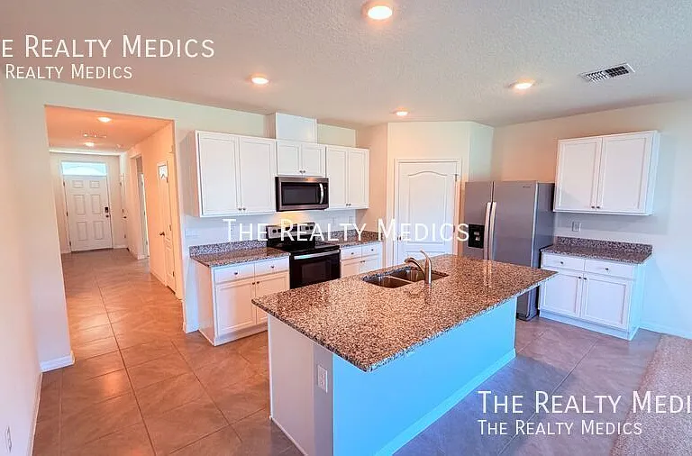 3231 Silas Dr — Photo 8
