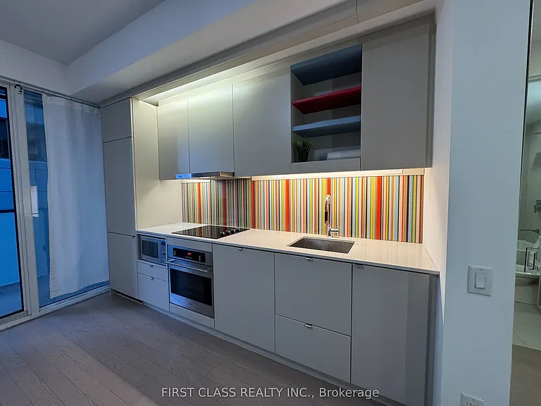 101 Peter St #617 — Photo 2