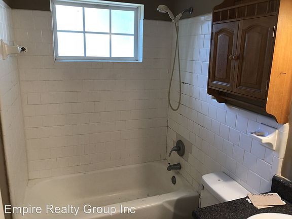 4th image of 3665 Chestnut Dr APT E1