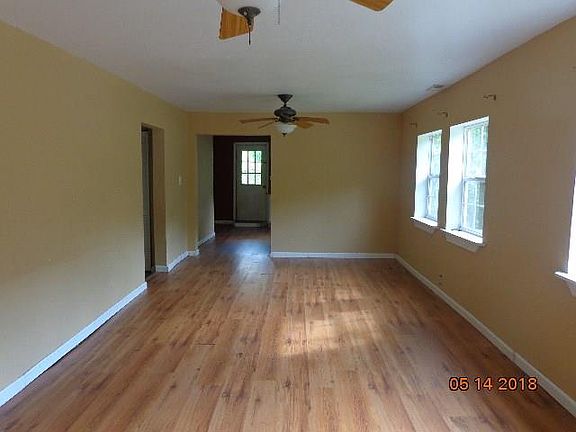 5th image of 40 Royal Fern Dr
