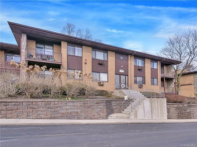 1st image of 7 E Lawrence Park Dr Unit 14