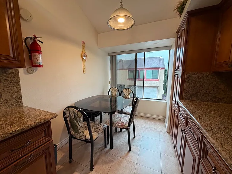 1015 Arcadia Ave #12 — Photo 6