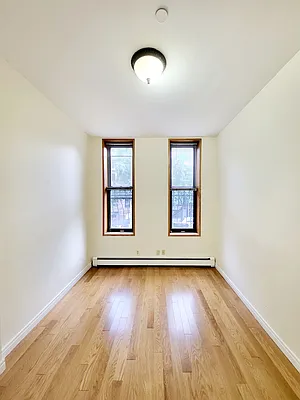 Rented by Esra Realty | media 9