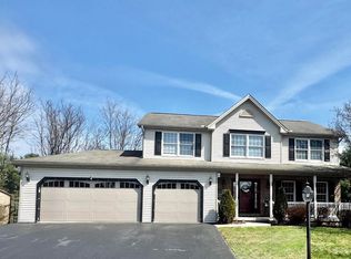 381 Benyou Ln, New Cumberland, PA