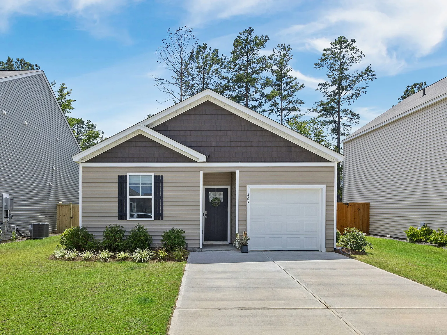 4 bed, 1482 sqft, $2,500 — Photo 2
