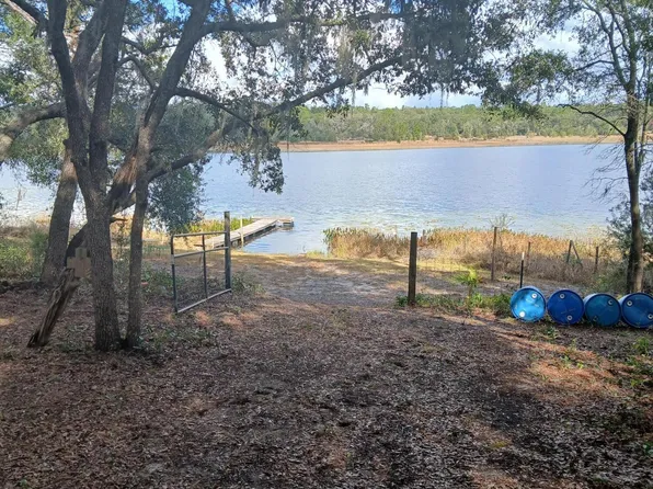 226 W LAKE Drive, Hawthorne, FL 32640