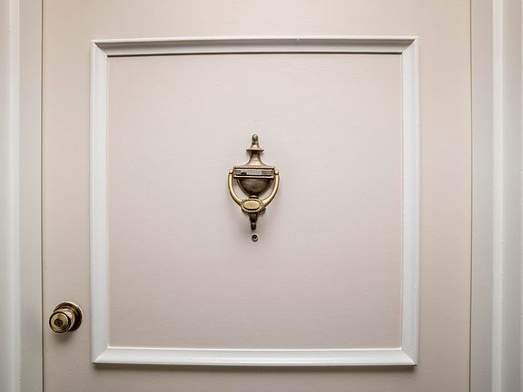 3rd image of 2121 Nicholasville Rd APT 205