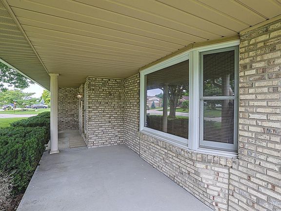 3rd image of 7446 Preakness Ln