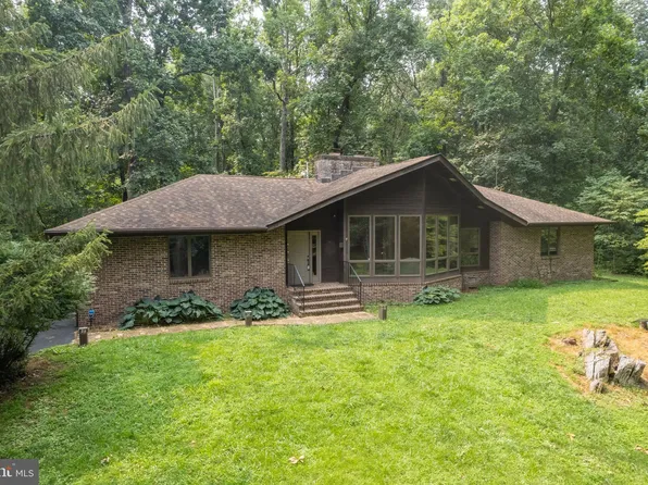 2823 Senseny Rd, Berryville, VA 22611