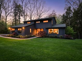 146 Brooks Rd, Longmeadow, MA 01106
