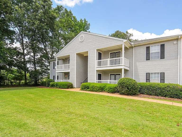 The Colony Apartment Homes — Photo 15