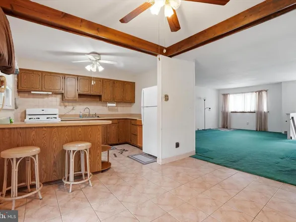 12248 Sweet Briar Rd, Philadelphia, PA 19154