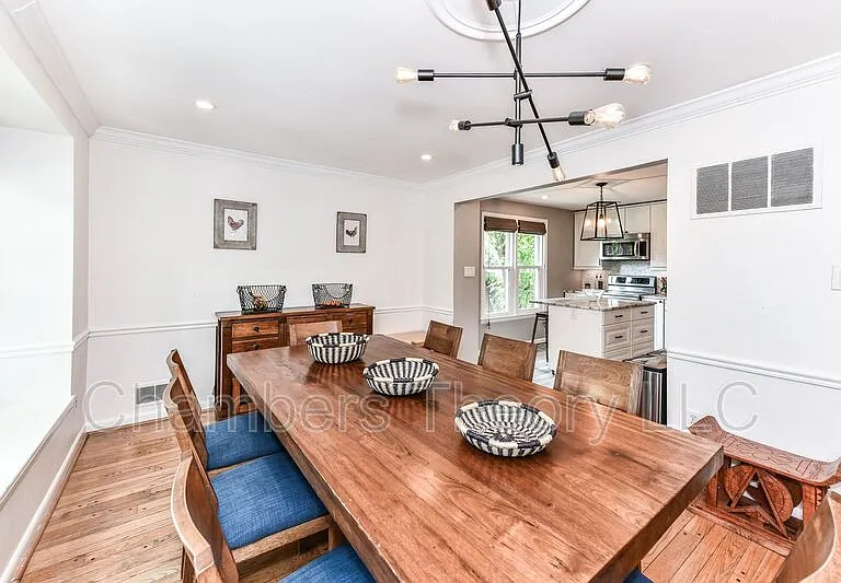 2112 Military Rd — Photo 12