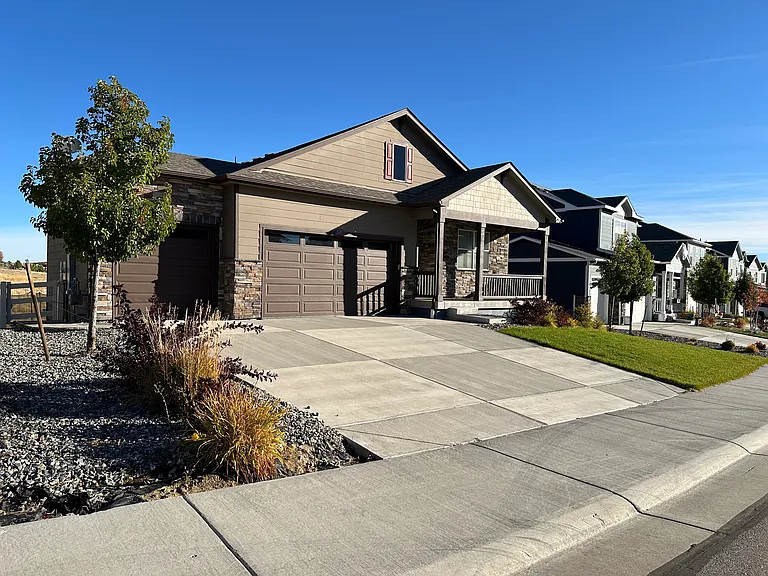 2333 Rosette Ln — Photo 3
