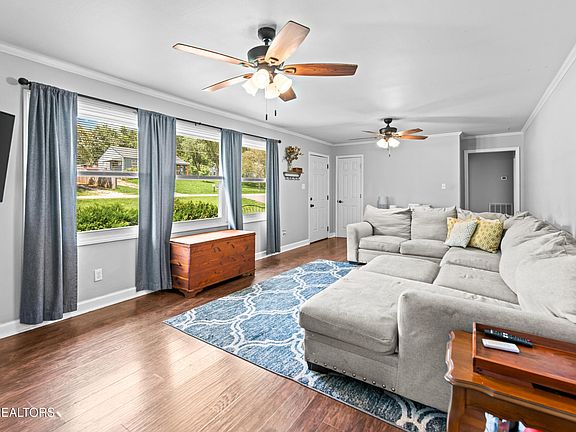 4th image of 1400 Charles Dr