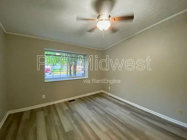 1542 Creekside Ln — Photo 8