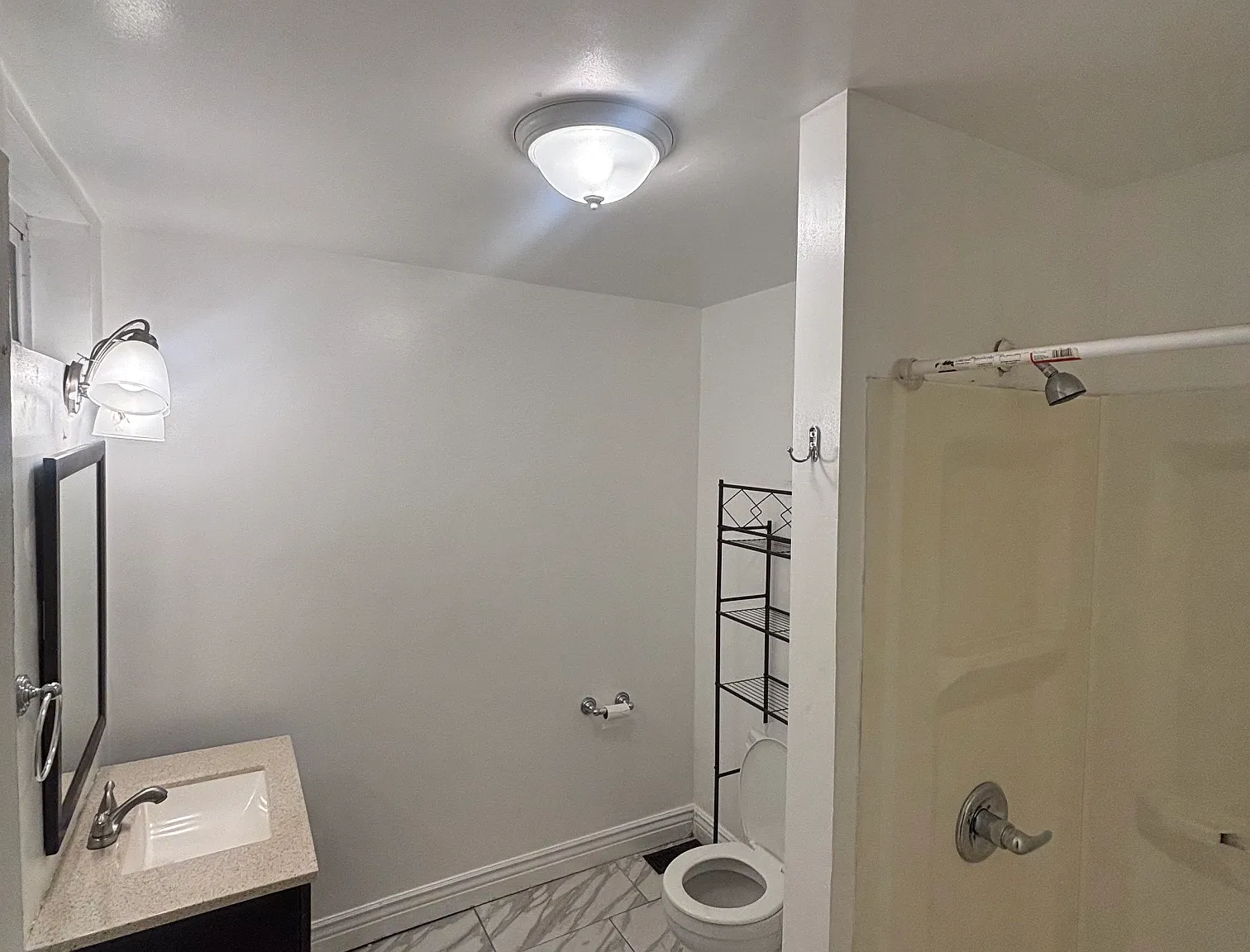 5 bed, 3200 sqft, $2,800 — Photo 3