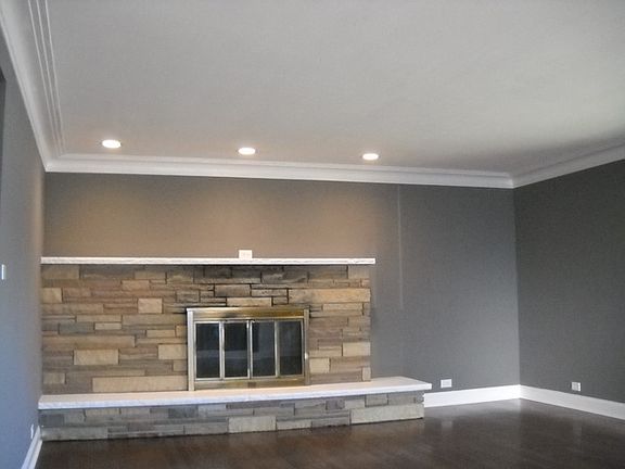 3rd image of 9222 S Mozart Ave