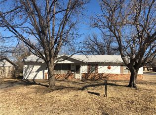 1445 Avenue B, Graham, TX 76450