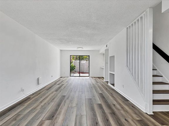 5th image of 4001 Beneva Rd APT 401