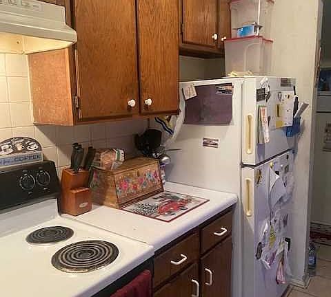 2nd image of 1304 Cherry Hill Dr