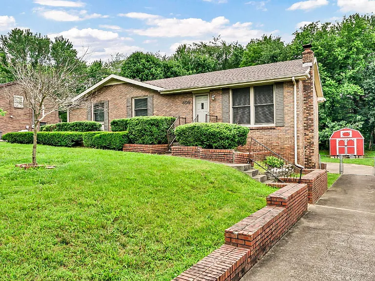 409 Christopher Dr — Photo 34