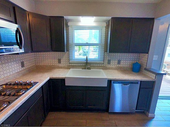 4th image of 2252 Woodridge Ct